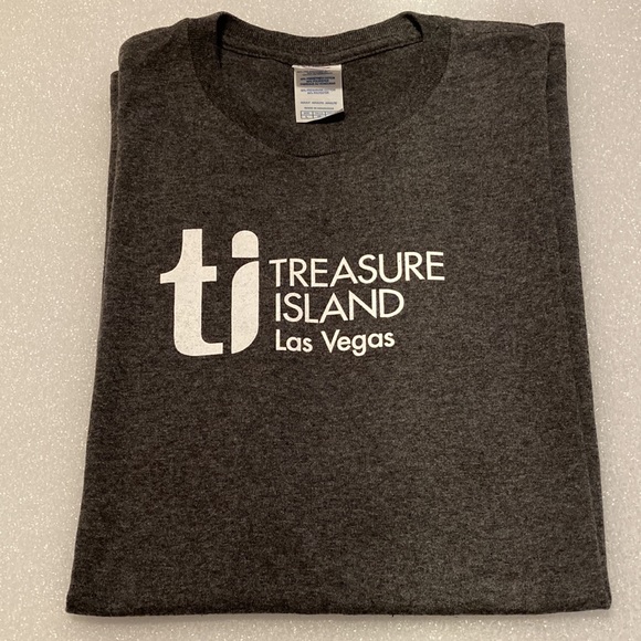 NWOT - Men's Charcoal Gray Round Neck Short Sleeve Las Vegas Souvenir Tee - Sz L - Picture 1 of 7